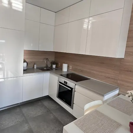 Sunny Nest - Albatross Towers 14th Floor Apartman *