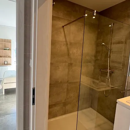 Sunny Nest - Albatross Towers 14th Floor *