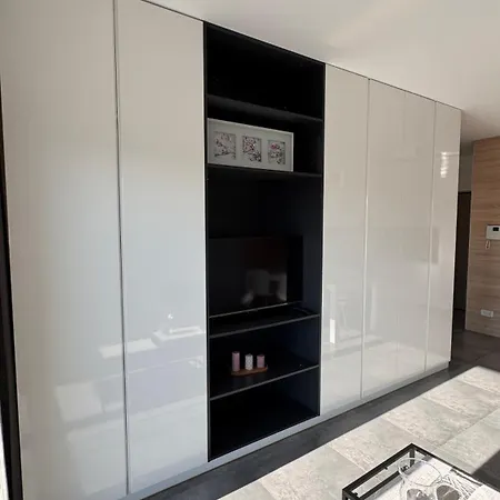 Sunny Nest - Albatross Towers 14th Floor